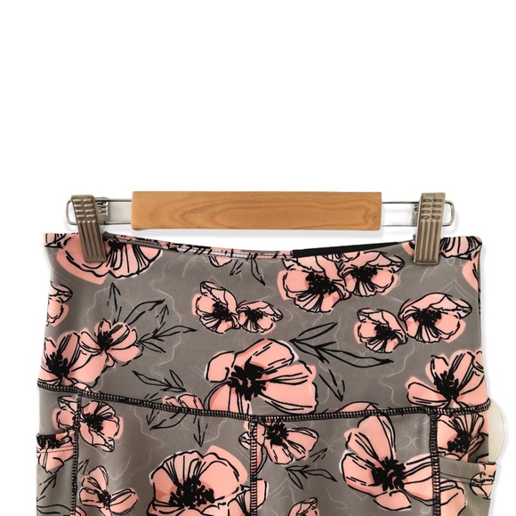 KAY UNGER Pink & Gray Floral Athletic Leggings 7/8 Length, Pockets & Ankle Mesh - Picture 6 of 16